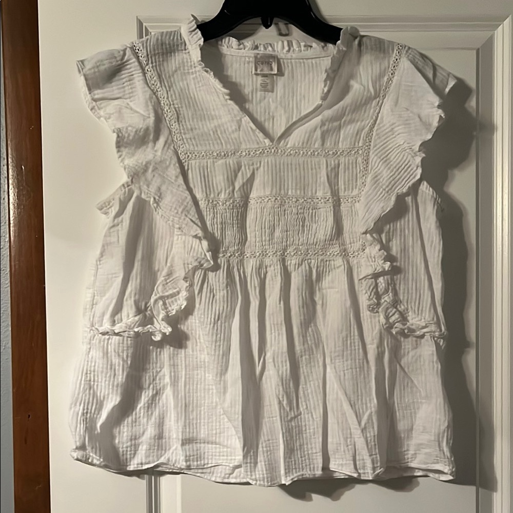 Cupio White Ruffled Blouse